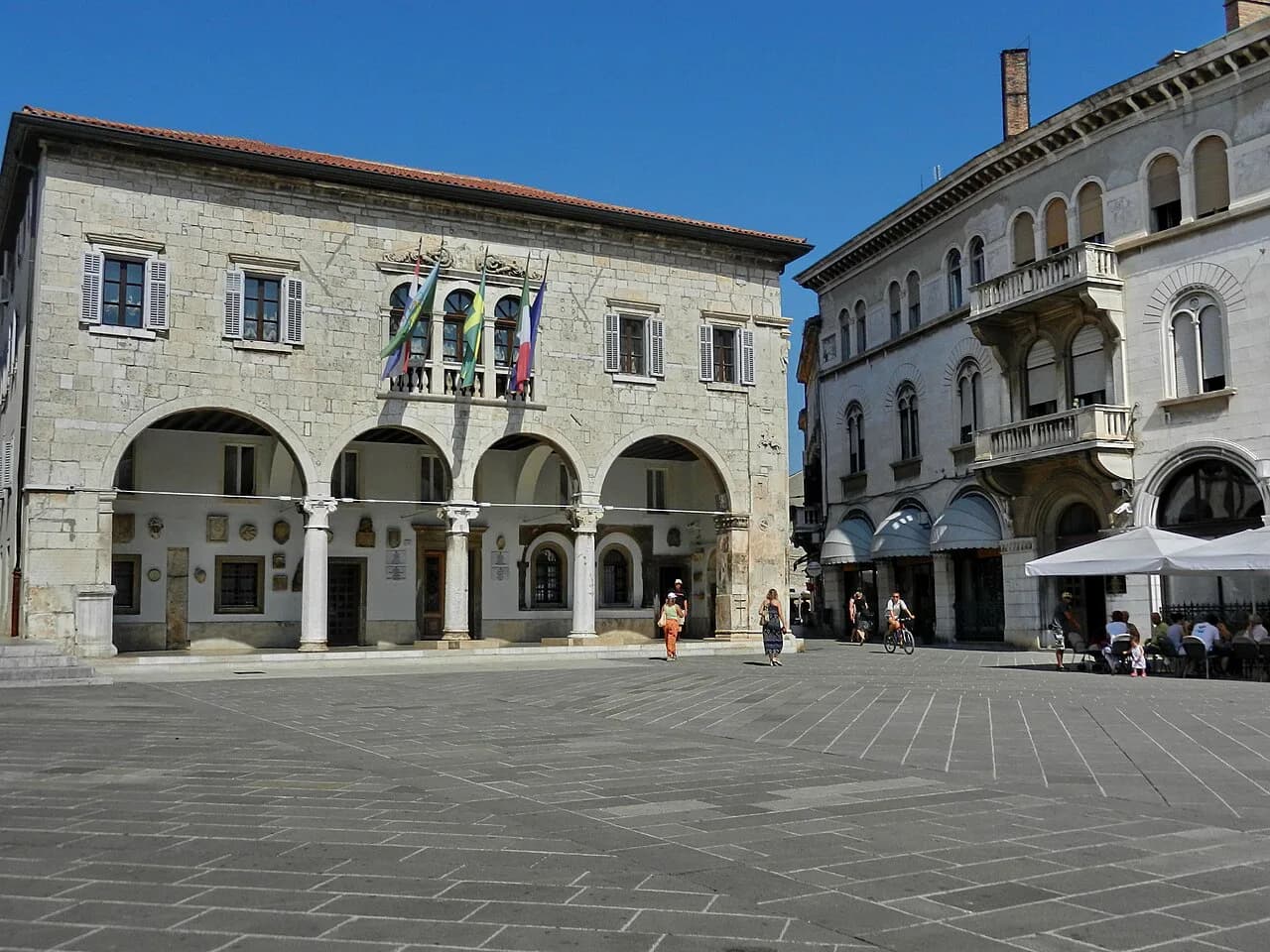 Beach Restaurants in Pula: Where to Eat by the Sea