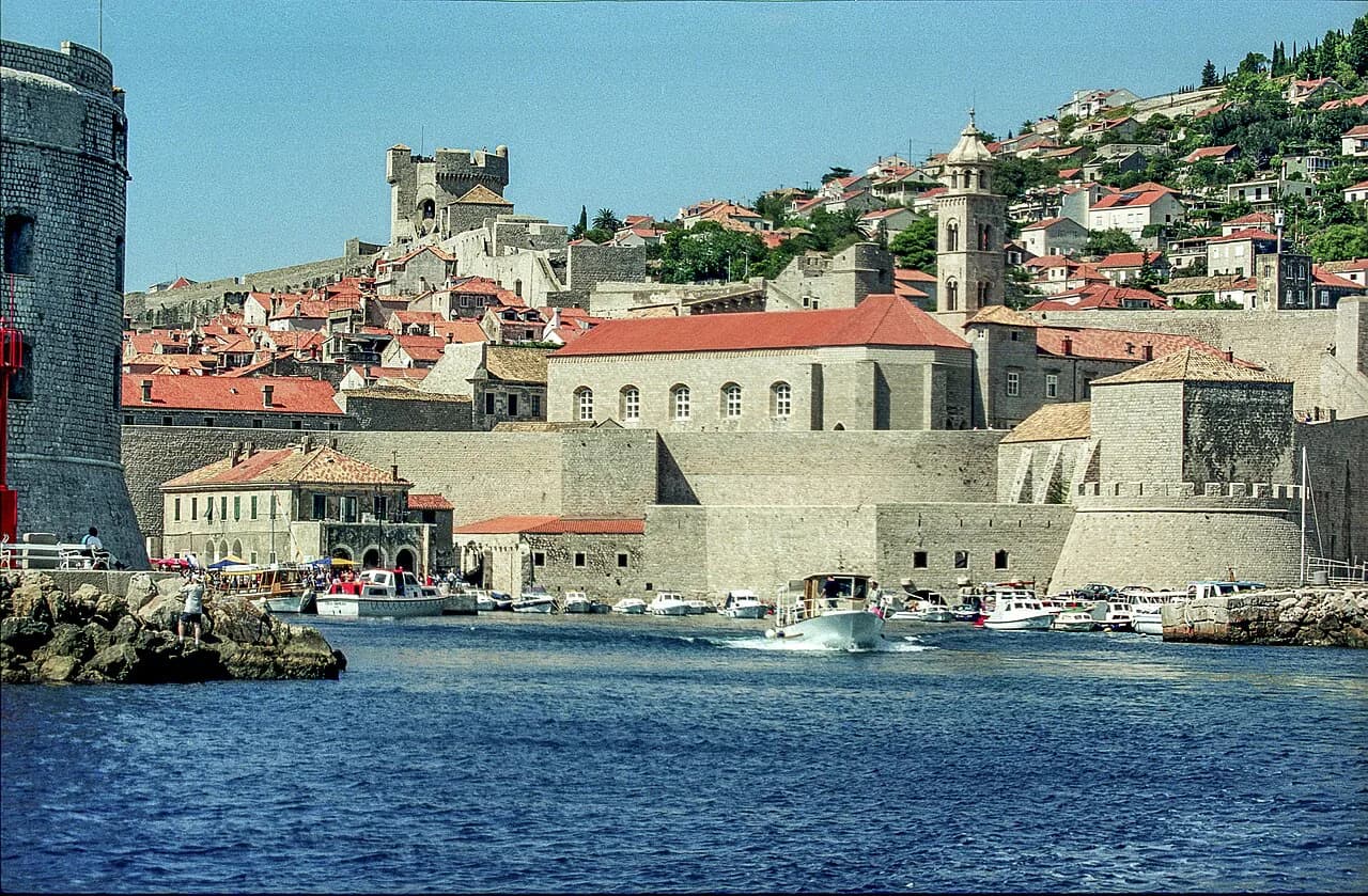 Best Burgers in Dubrovnik: Where to Eat Them