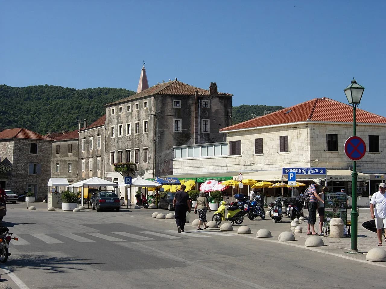 Best Burgers in Hvar: Where to Eat Them in Hvar Town