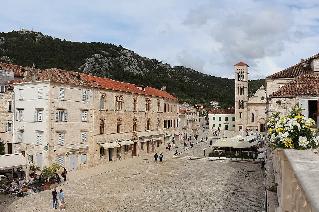 Where to Have Dinner in Hvar: Konobas, Old-Town Tables and the Quiet Alleys