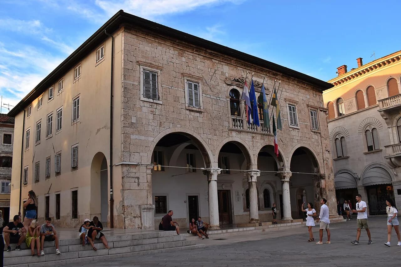 Where to Have Dinner in Pula: Old-Town and Neighbourhood Picks
