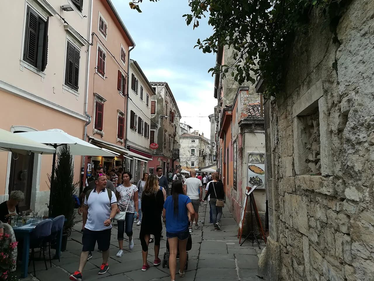 Best Pizza in Pula: Two Places Worth Your Evening