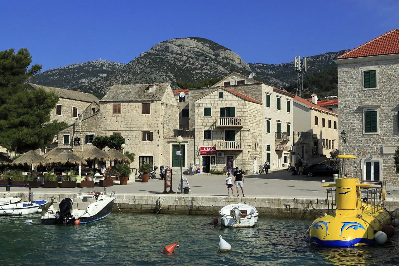 Restaurants in Bol, Brač: Where to Eat and What to Order
