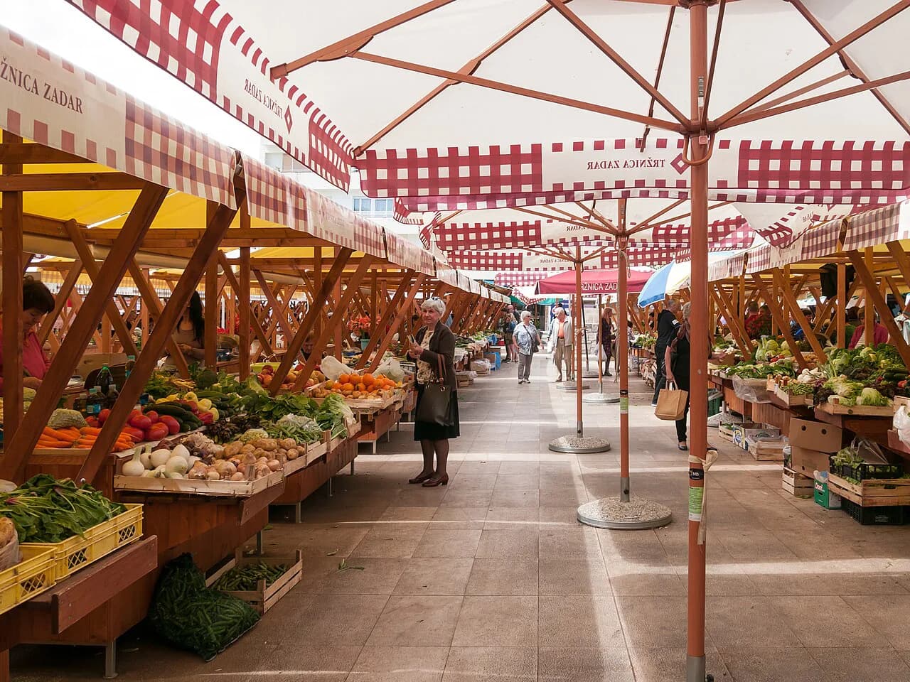 Cheap Eats in Zadar: Budget Restaurants and Konobas Worth Booking