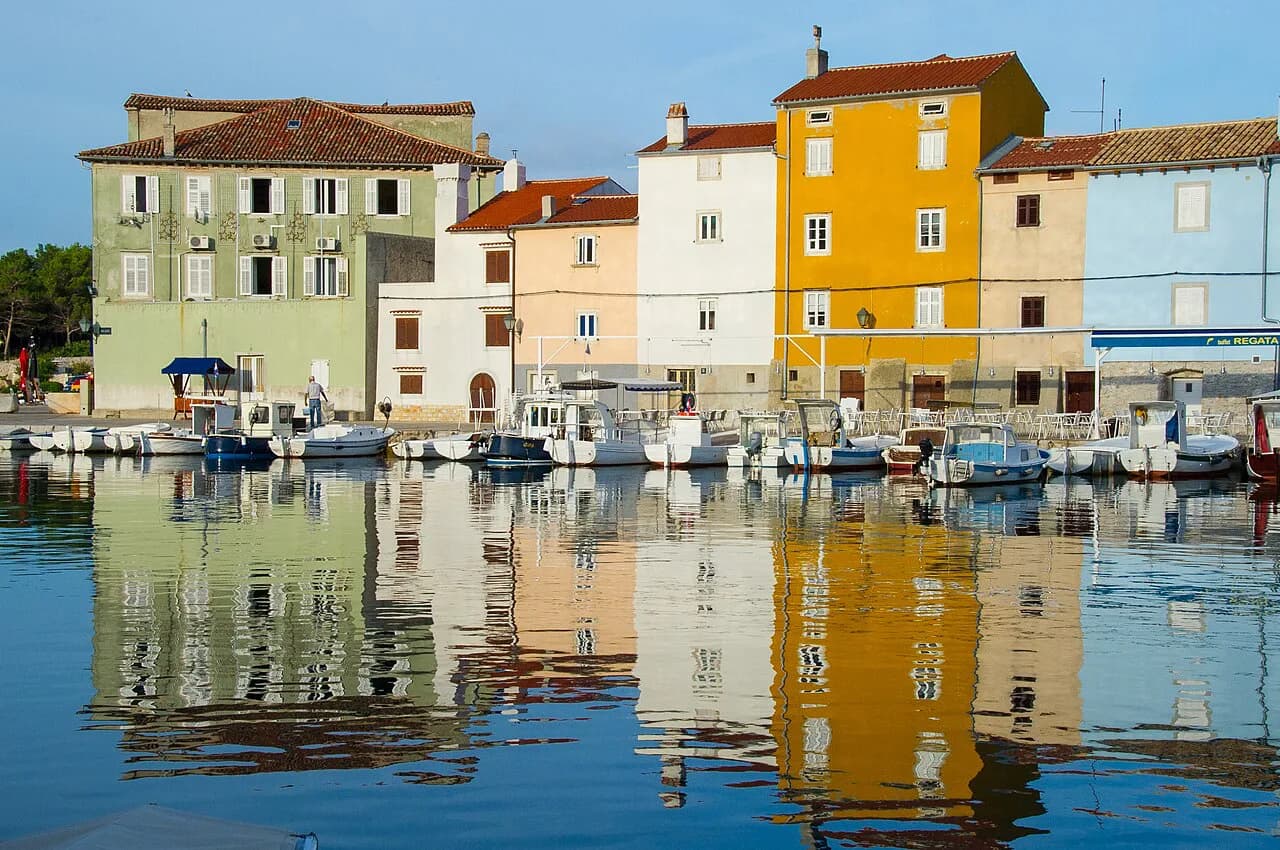 Restaurants in Cres: Where to Eat on Cres Island