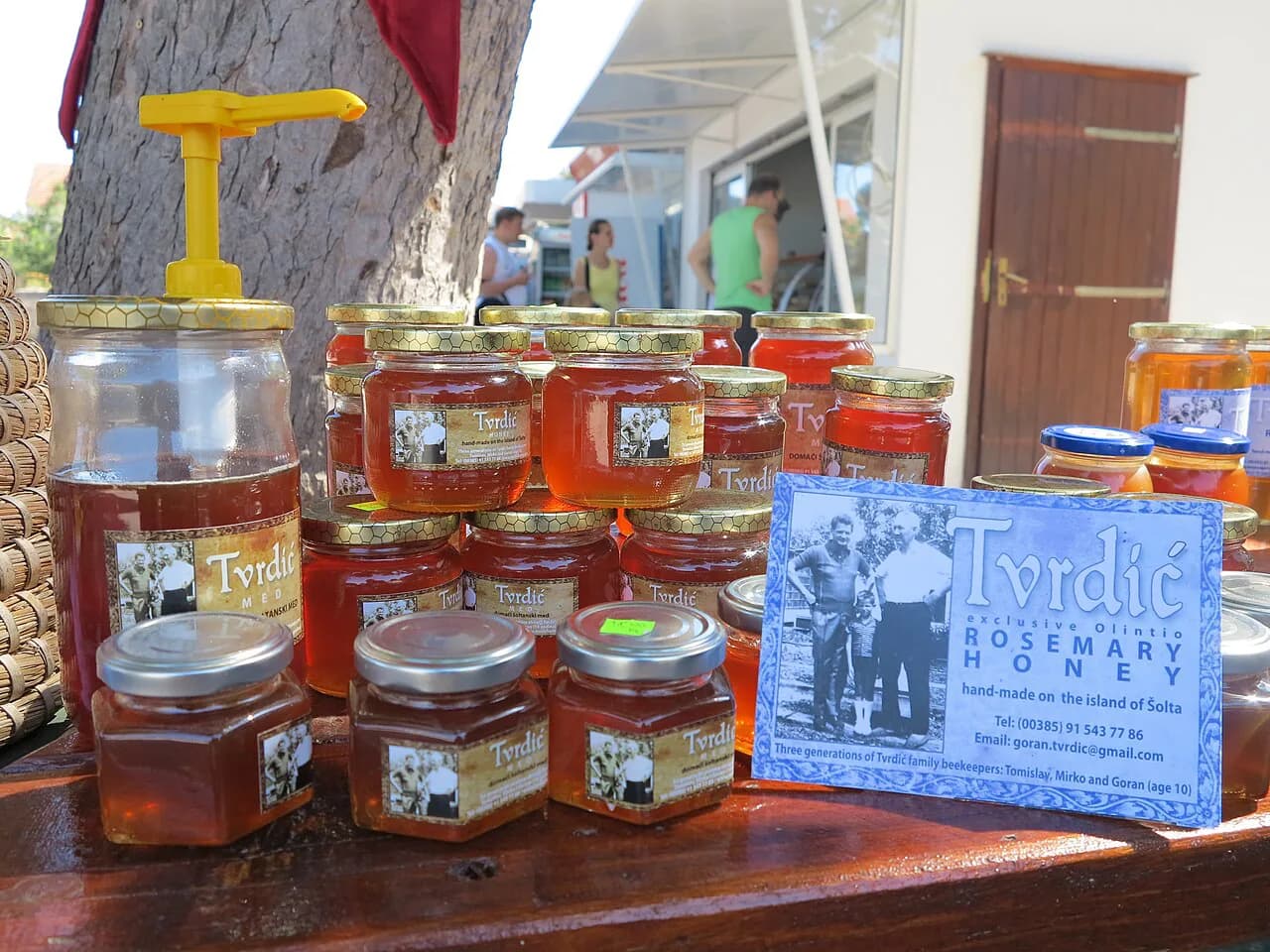 Croatian Honey: What It Is, Where to Buy It and How to Eat It