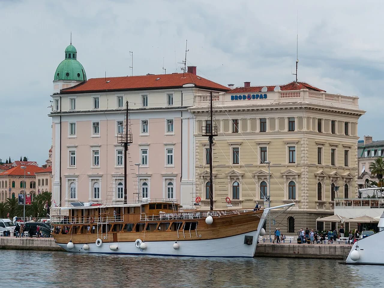 Desserts in Split: Cake Shops and What to Order