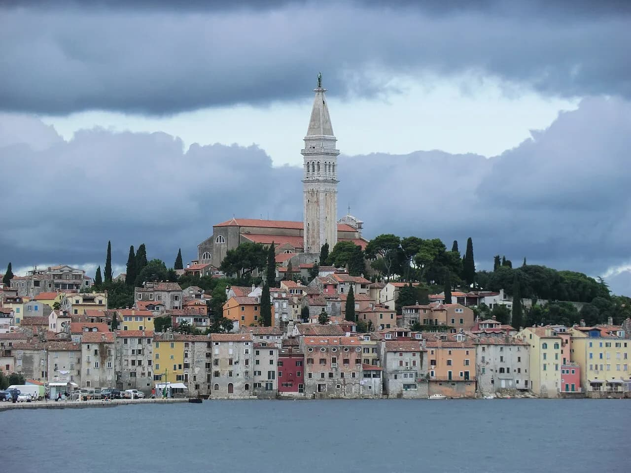 Rovinj Food Landmarks: Plan a Seafood and Market Day