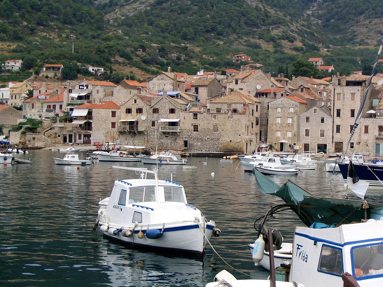 Komiža Restaurants: Where to Eat on Vis's Harbour