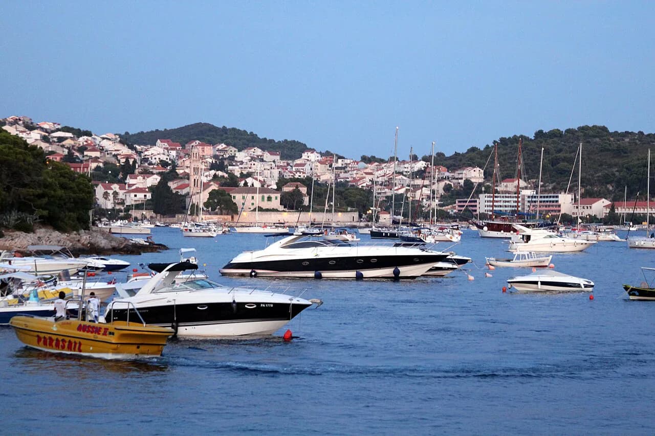 Late-Night Food in Hvar: Where to Eat After Dark