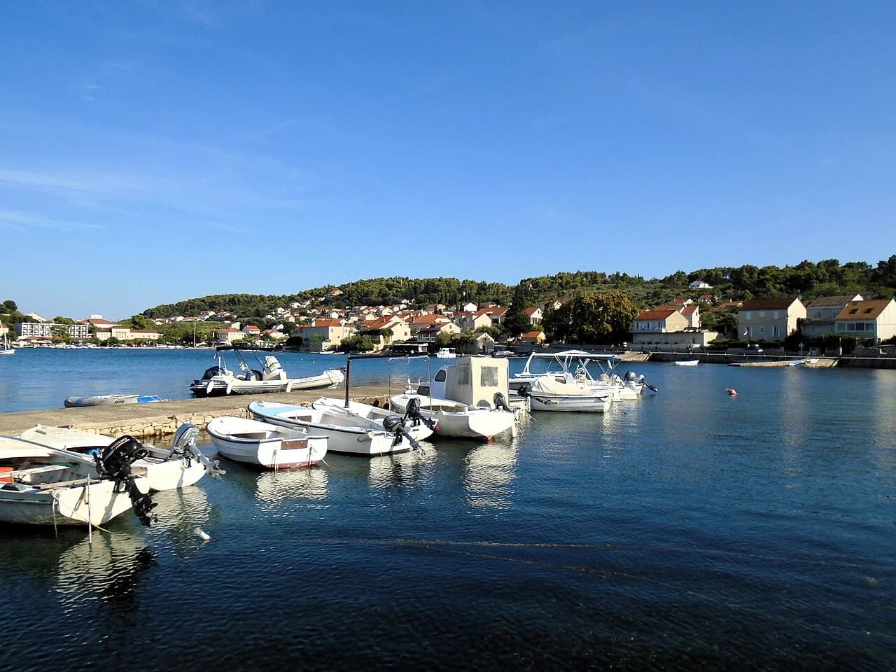 Lumbarda Restaurants: Where to Eat on Korčula's Wine Coast
