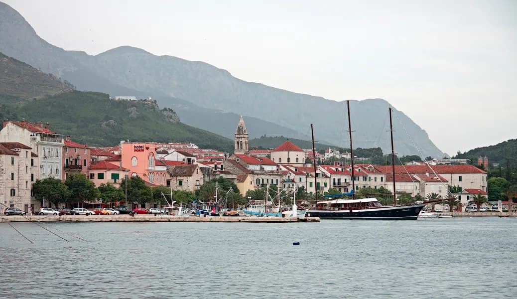 Makarska Restaurants: Konobas, Grilled Fish and Dalmatian Classics