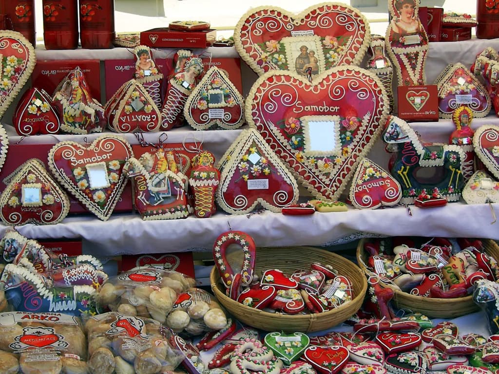 Croatian Cookies: Paprenjaci, Vanilija Kifli and Other Biscuits