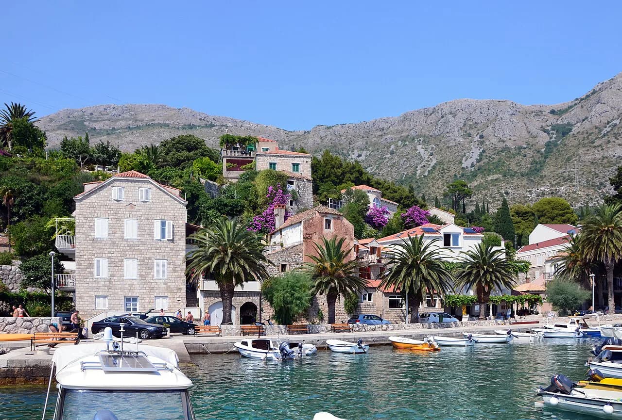 Mlini Restaurants: Where to Eat in This Dubrovnik Riviera Village