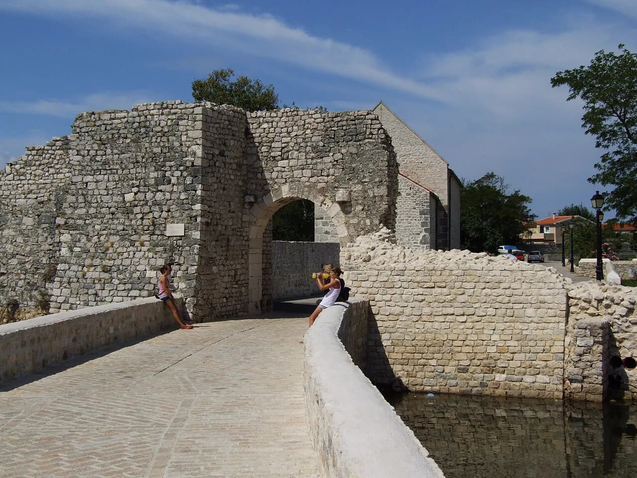 Nin Restaurants: Where to Eat in the Old Town