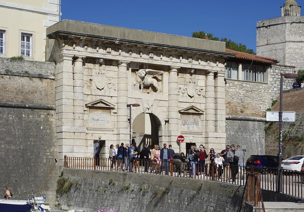 Restaurants in Zadar Old Town: Where to Eat on the Peninsula