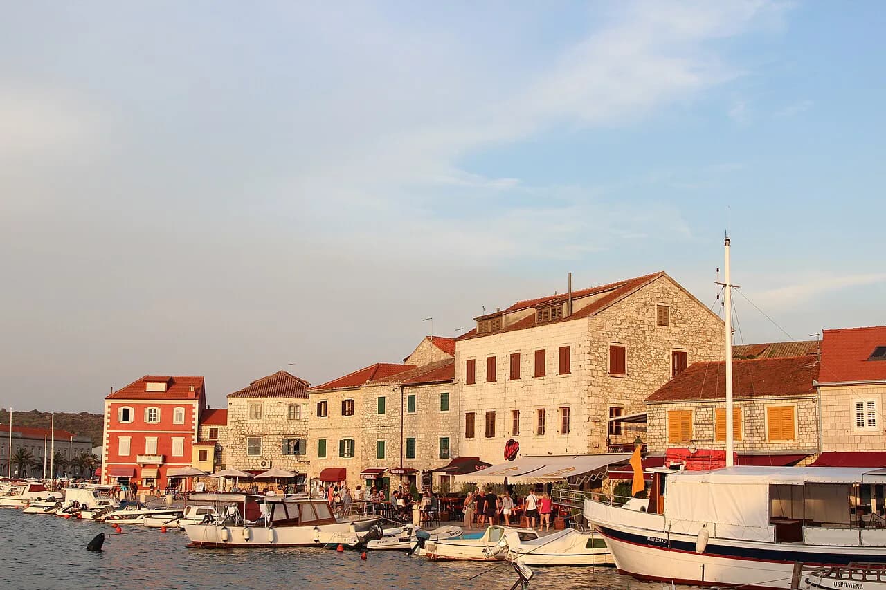 Romantic Restaurants in Hvar: Where to Eat as a Couple