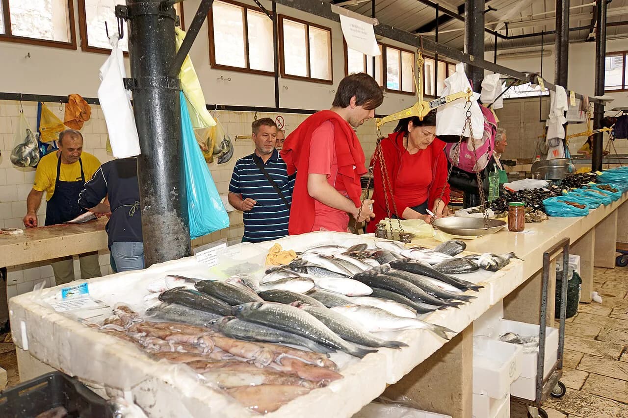 Split Fish Market (Peškarija): What to Buy and How It Works