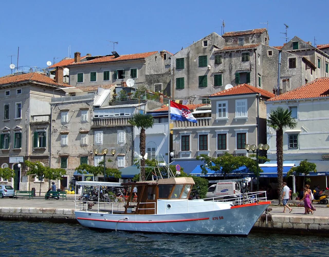Street Food in Šibenik: Quick Bites and Where to Eat Them