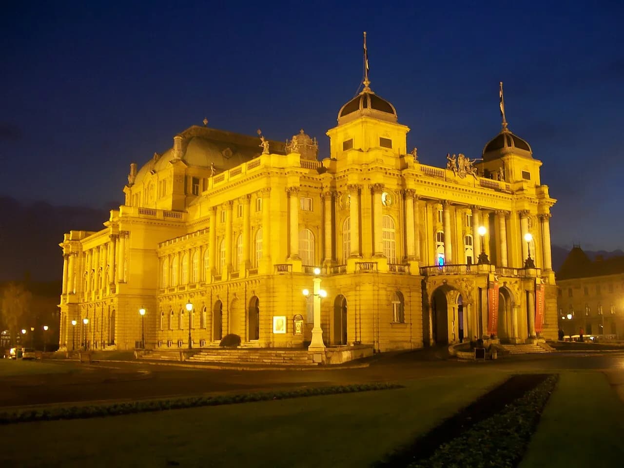 Fast Food in Zagreb: Quick Bites and Street Food Picks