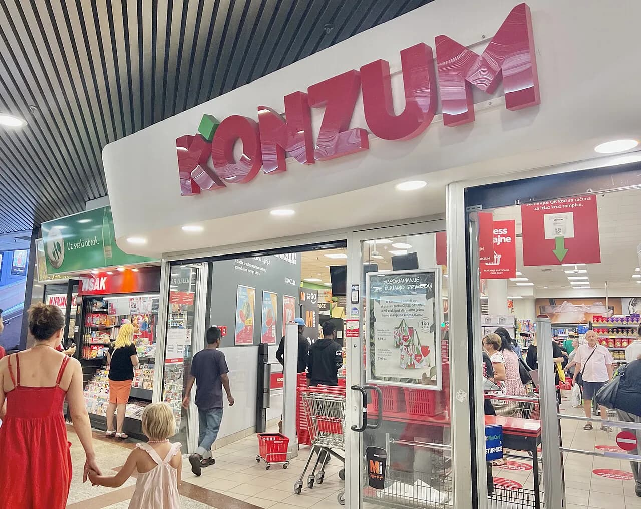 Konzum in Zagreb: Croatian Supermarket Shopping for Visitors