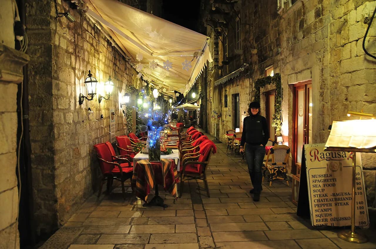 Best Dinner in Dubrovnik: Old Town, Harbour and Sea-View Tables