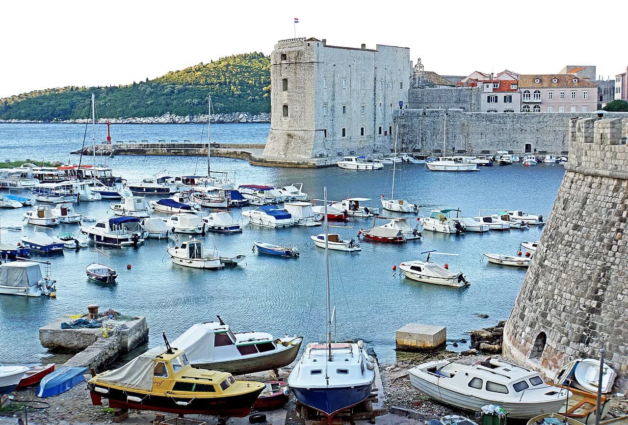 Eating Well in Dubrovnik on a Budget: A Practical Guide