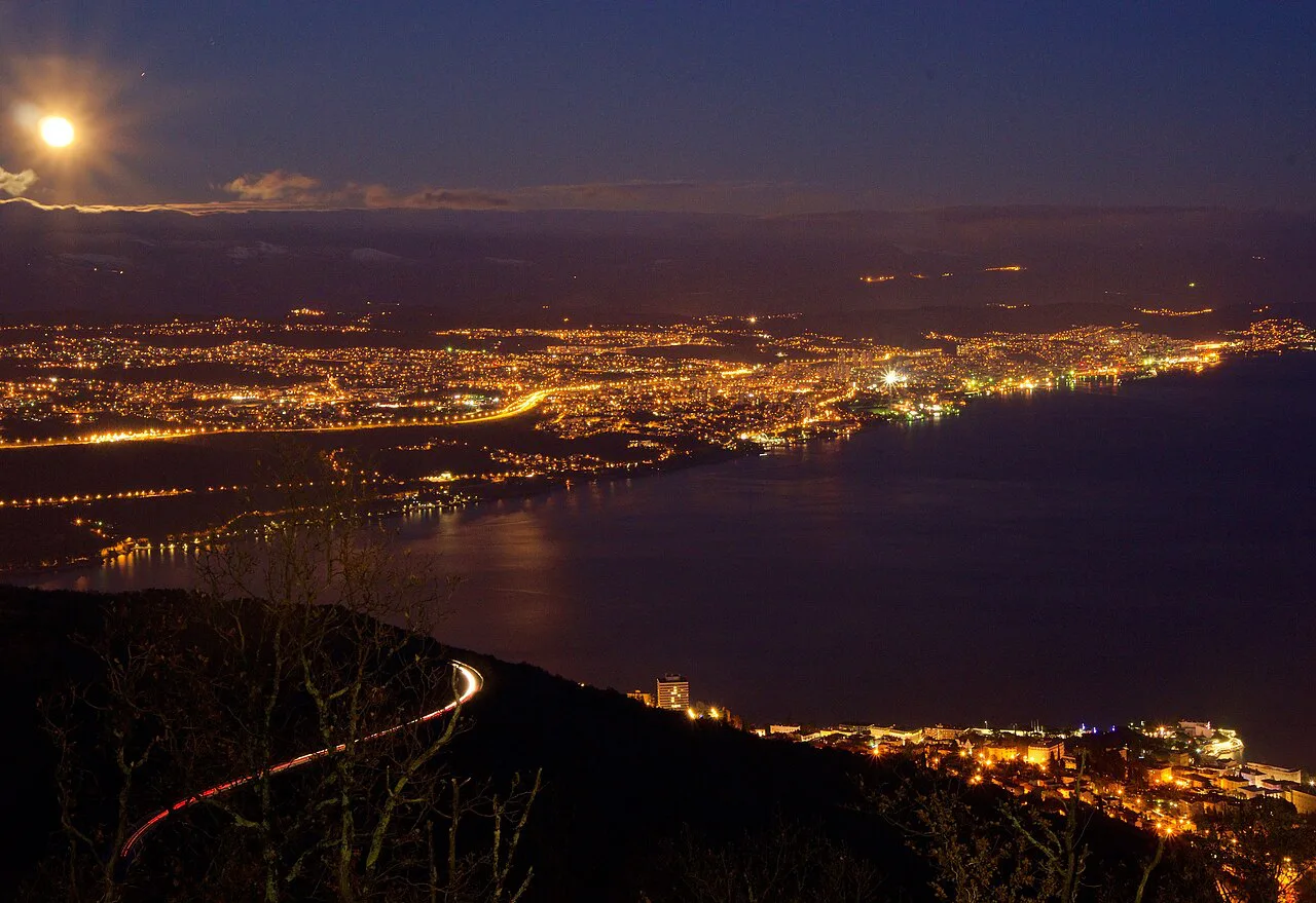 Rijeka at night, seen from Veprinac.
