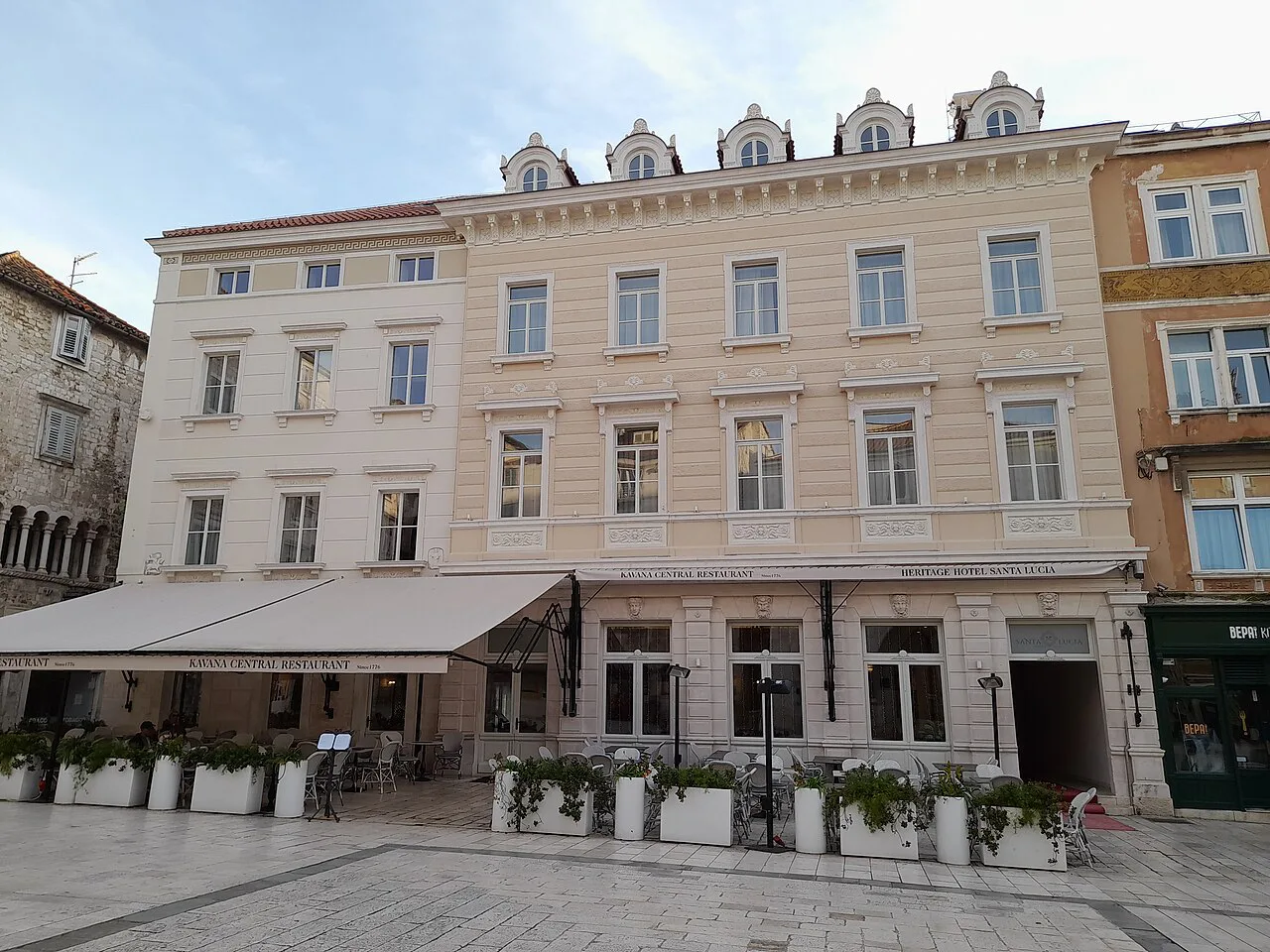 Kavana Central on Narodni trg (Pjaca), Split.