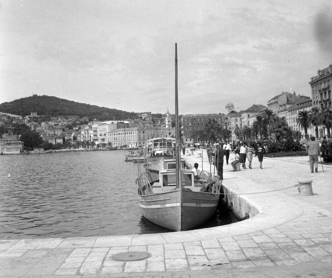 A historic black-and-white view of Split harbour and the Riva.