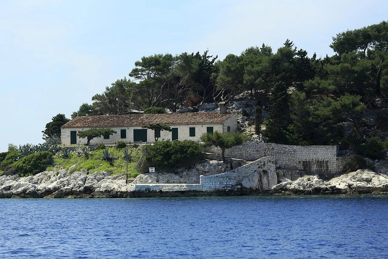 Restaurant Gališnik on a small islet at the entrance to Hvar town harbour.