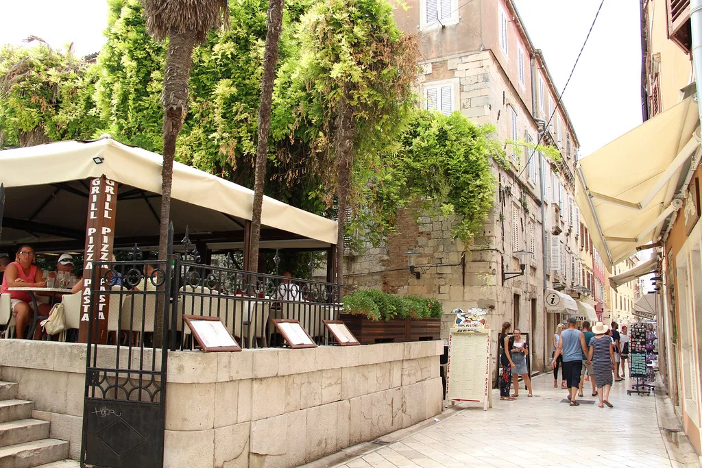 Terrace of Restaurant Pizzeria Skala in Zadar's old town.