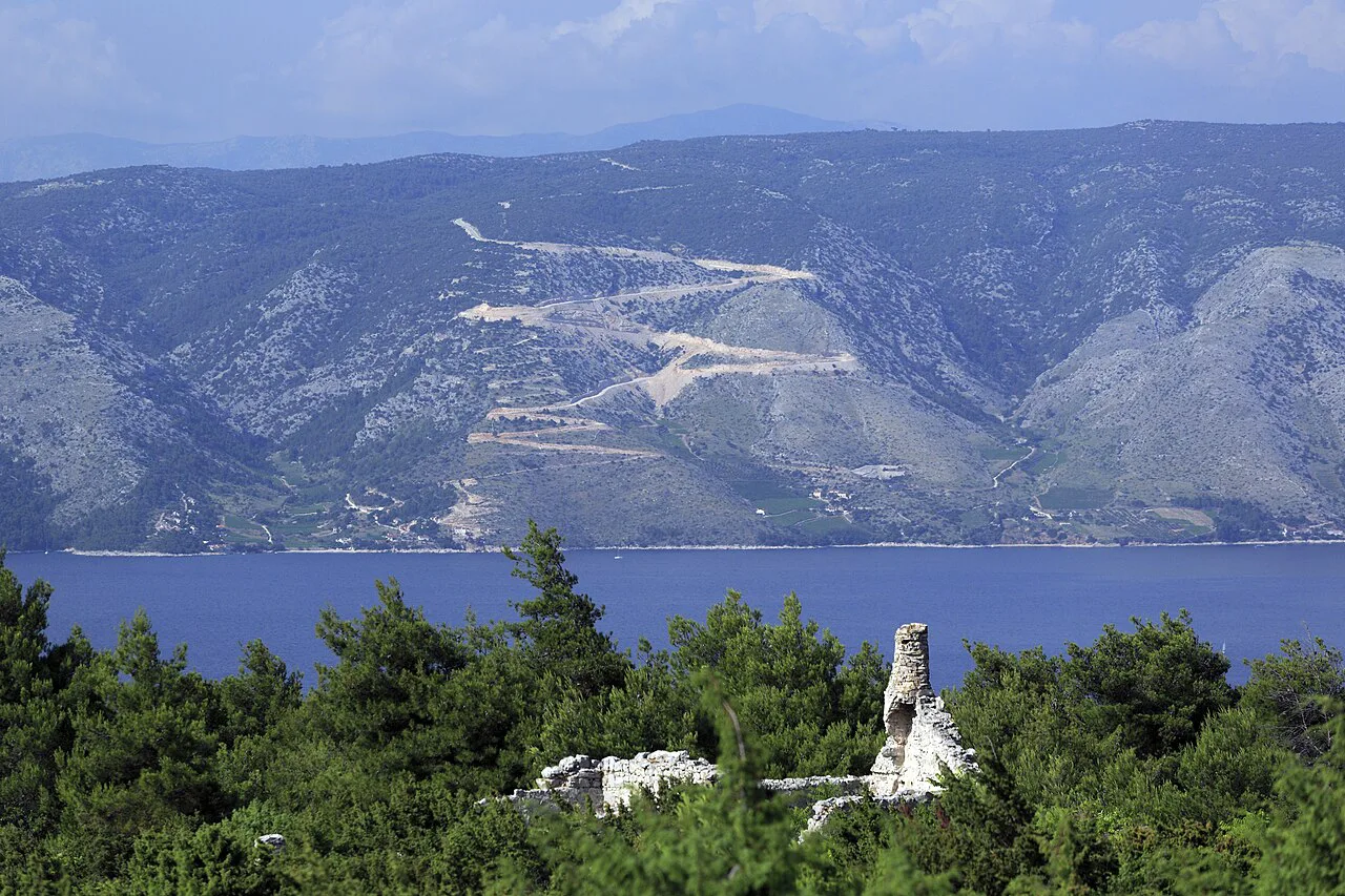 The hillside road from Nerežišća down towards Bol, Brač.