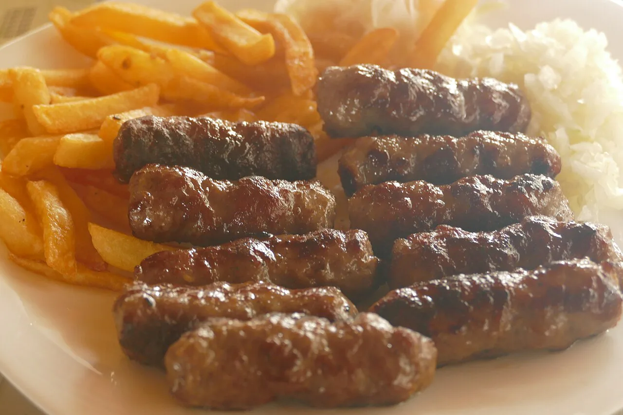 Ćevapi with chips.
