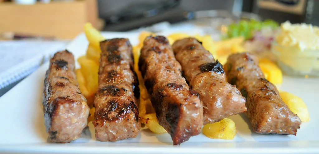 Ćevapi served with chips.