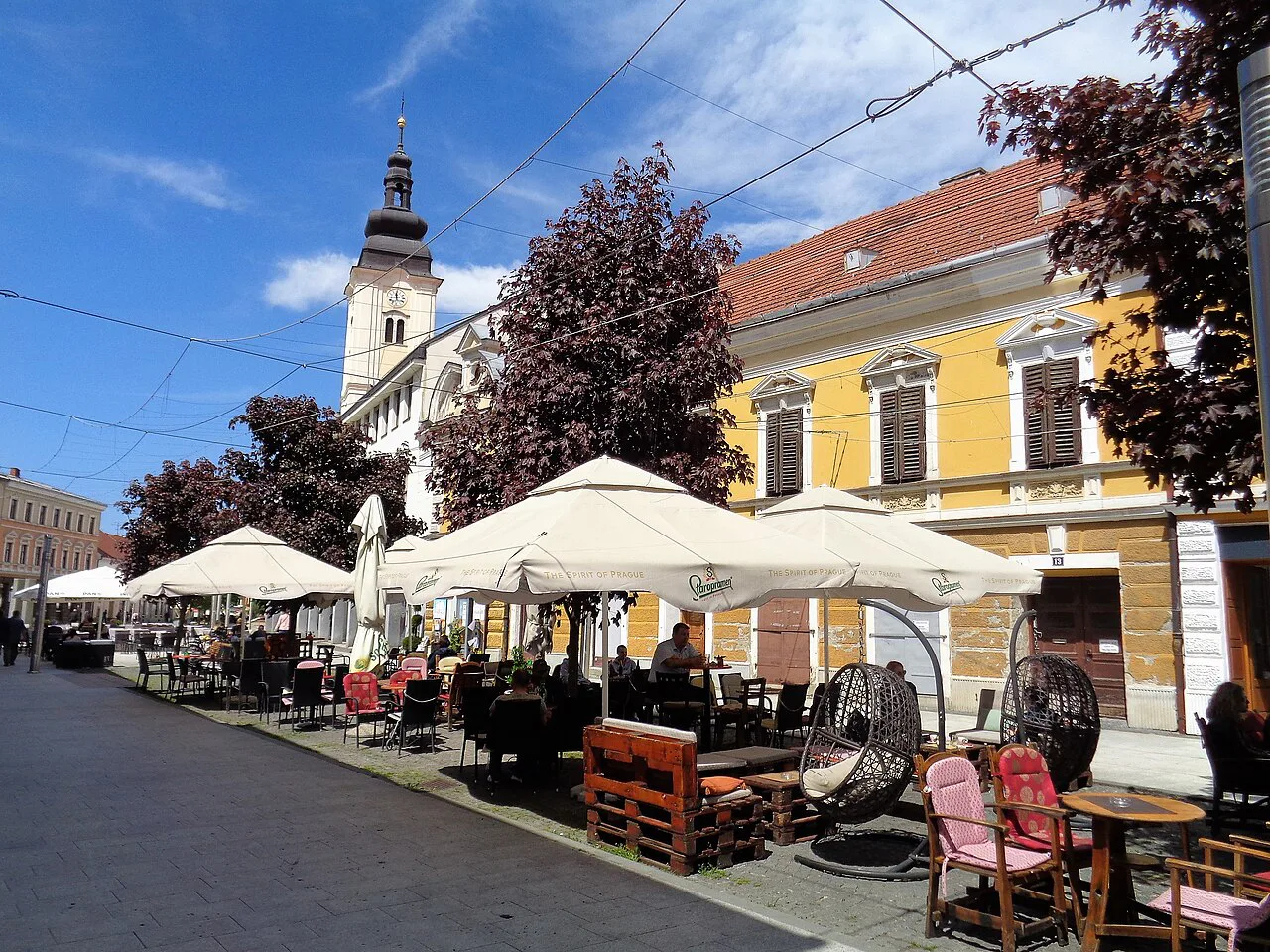 Open-air cafés on King Tomislav Street, Čakovec.