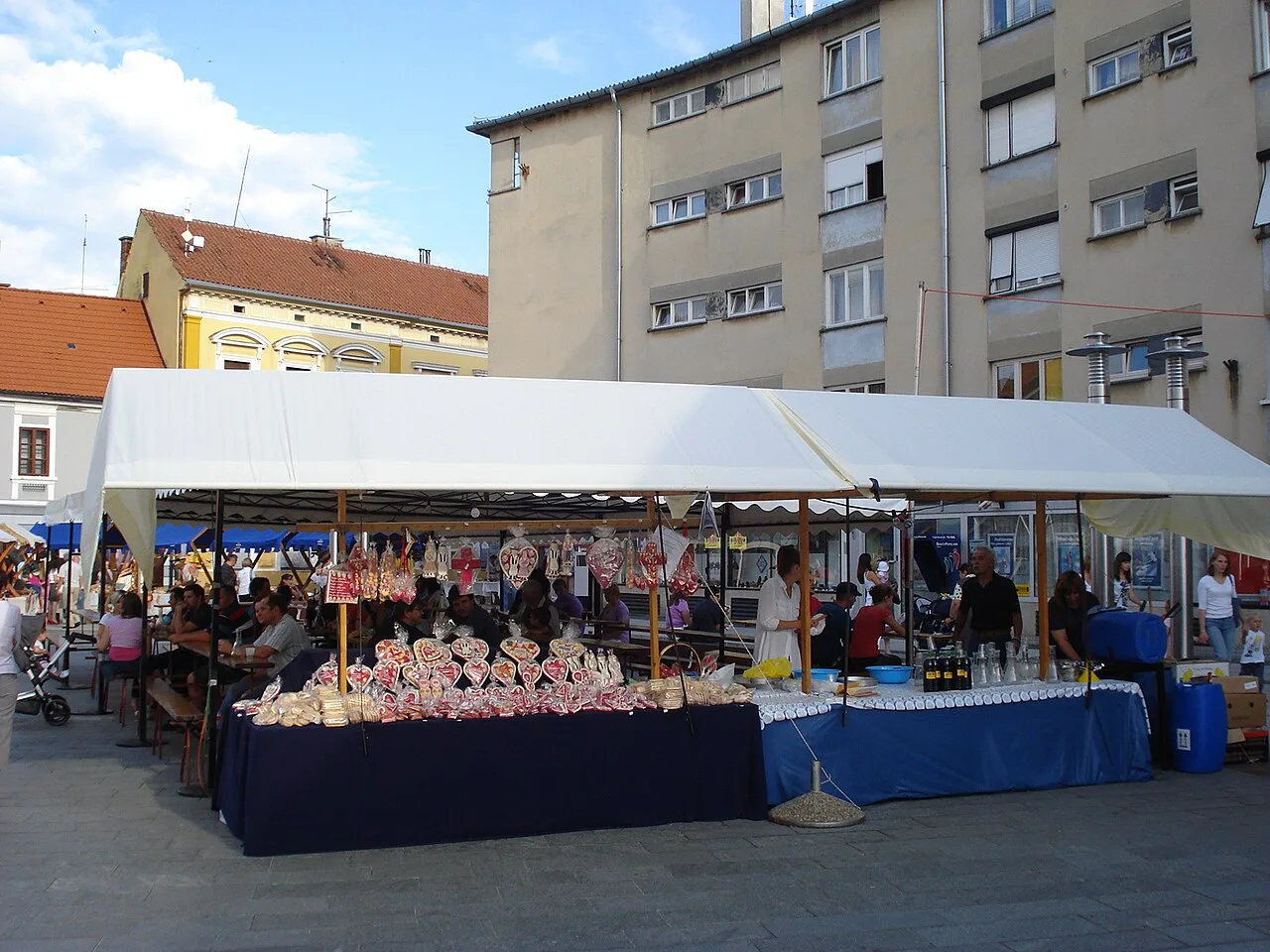 Licitar and gvirc honey sweets at the Porcijunkulovo fair, Čakovec.