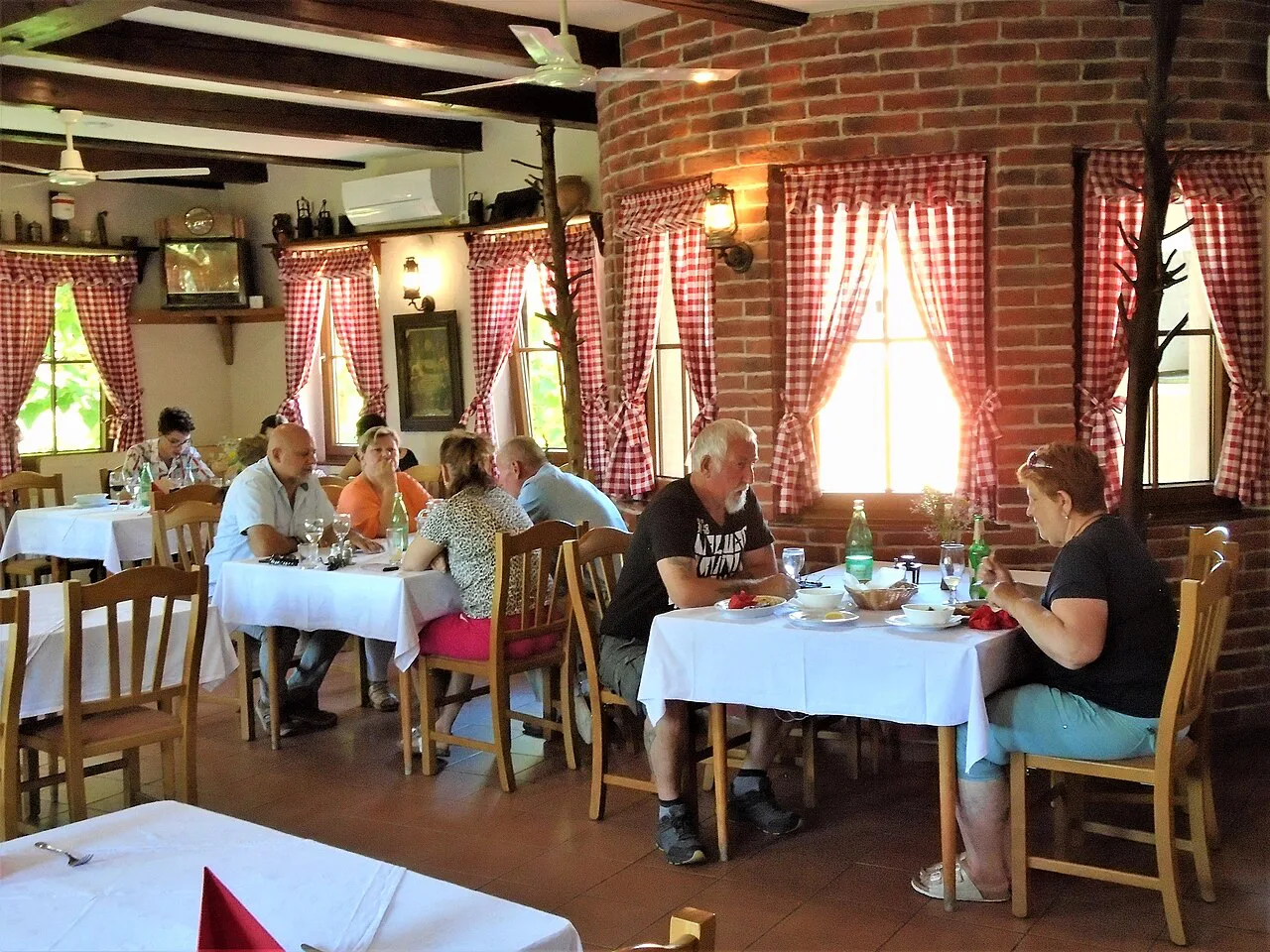 Dining room of the Potrti kotač restaurant in Jurovčak, Međimurje.