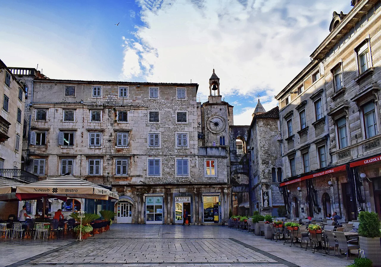 Outdoor dining on Narodni trg, Split.