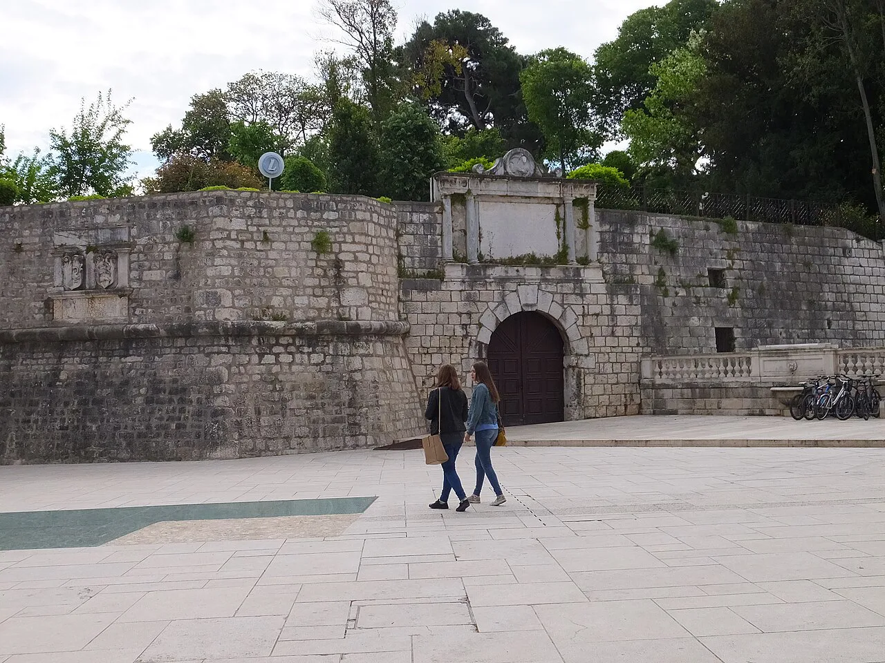Five Wells Square and the city walls, Zadar.
