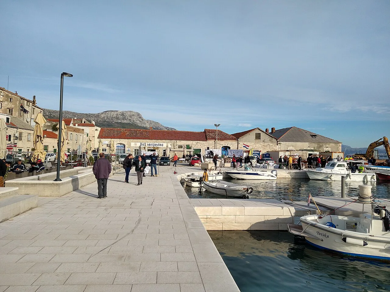 The waterfront promenade at Kaštel Stari.
