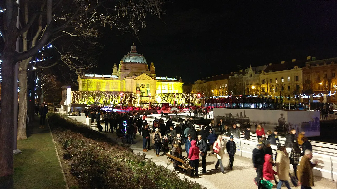 Advent crowds by the Art Pavilion, Zagreb.