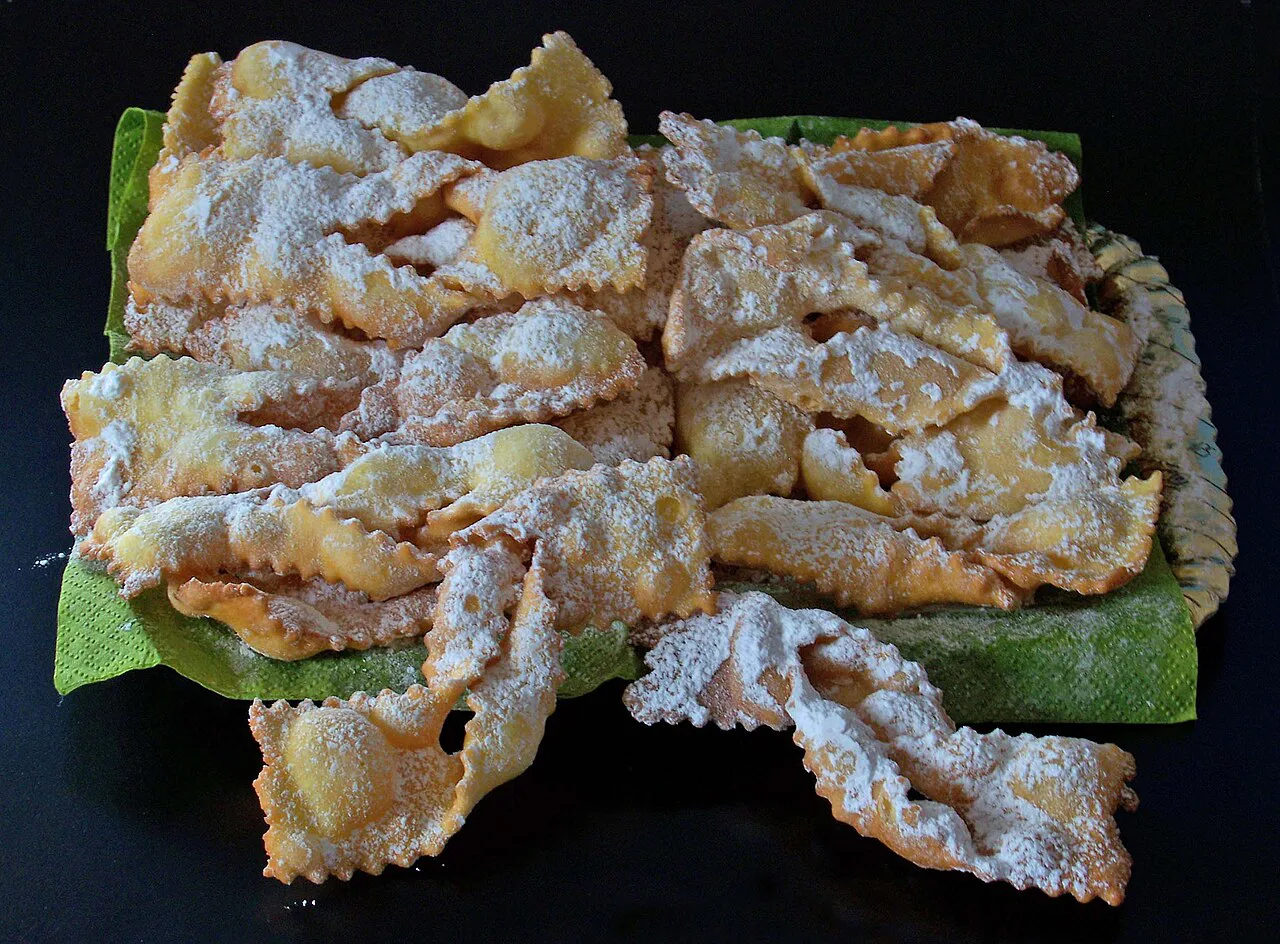 Crostoli, the fried pastry ribbons known in Croatia as kroštule.