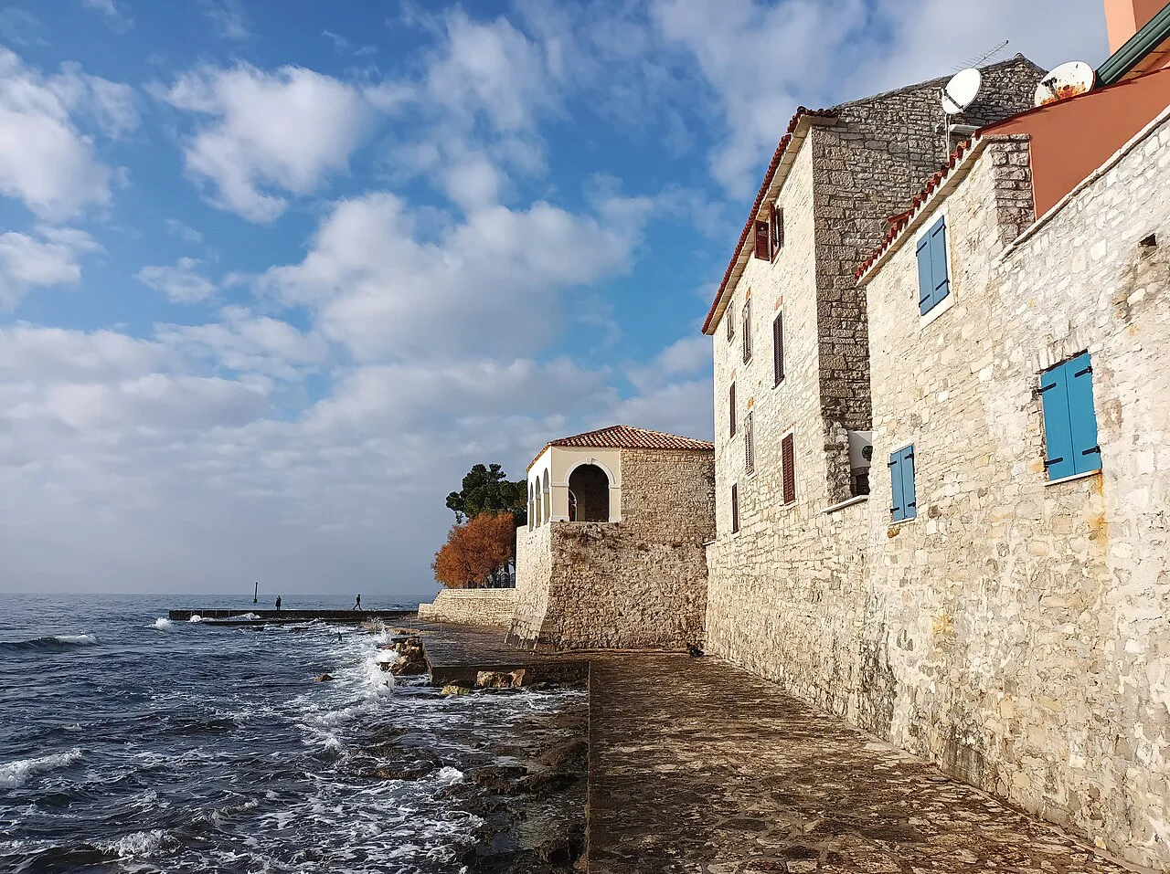The town wall by the sea, Novigrad.
