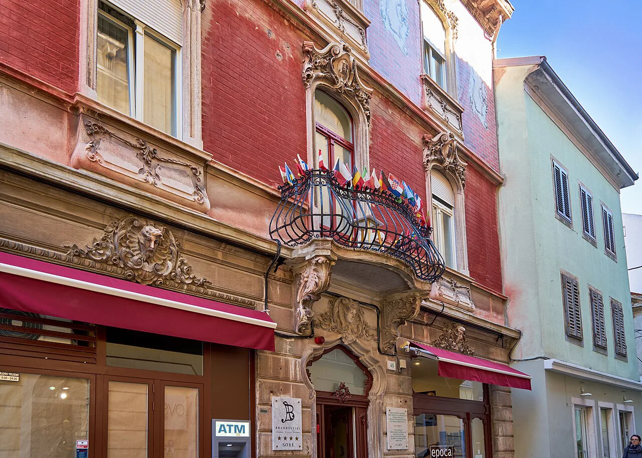 A building on Sergijevaca street, Pula.
