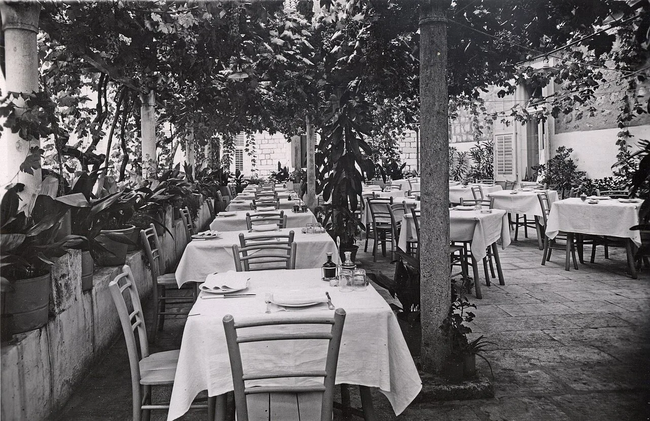 The terrace of Proto restaurant, Dubrovnik, in 1912.