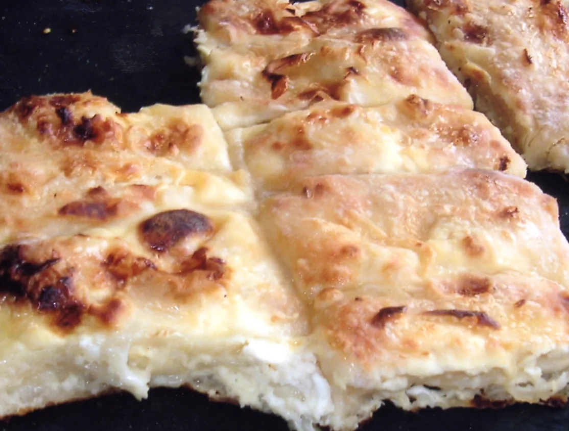 Golden baked štrukli.