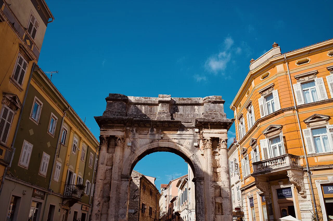The Arch of the Sergii, Pula.