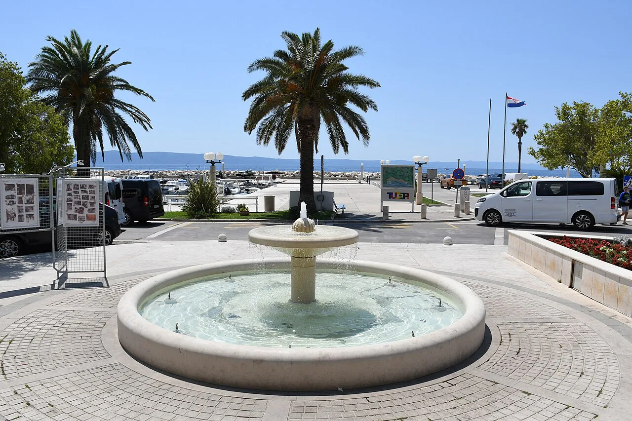 A fountain on the seafront, Tučepi.