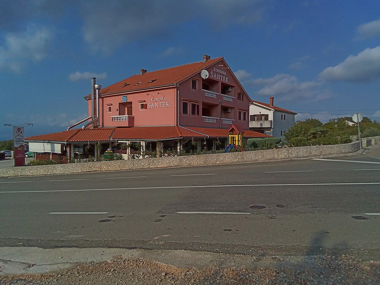 A roadside konoba in Rasopasno on the island of Krk.